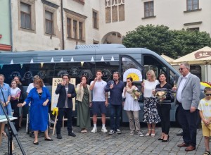Křest nového svozového autobusu školy Svítání 