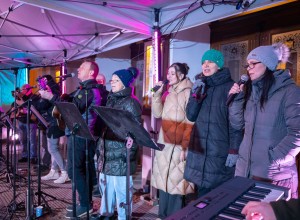 06_LIONSKÝ PUNČ a RYBOVKA S NADACÍ LR_kapela KOSTEAM