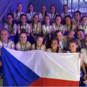 PODPOŘILI JSME DÍVKY Z POHYBOVÉHO STUDIA HROCH